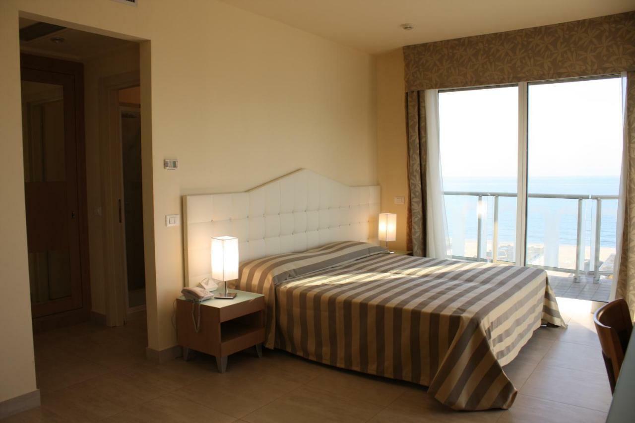 Hotel Adria Milano Marittima Exterior foto
